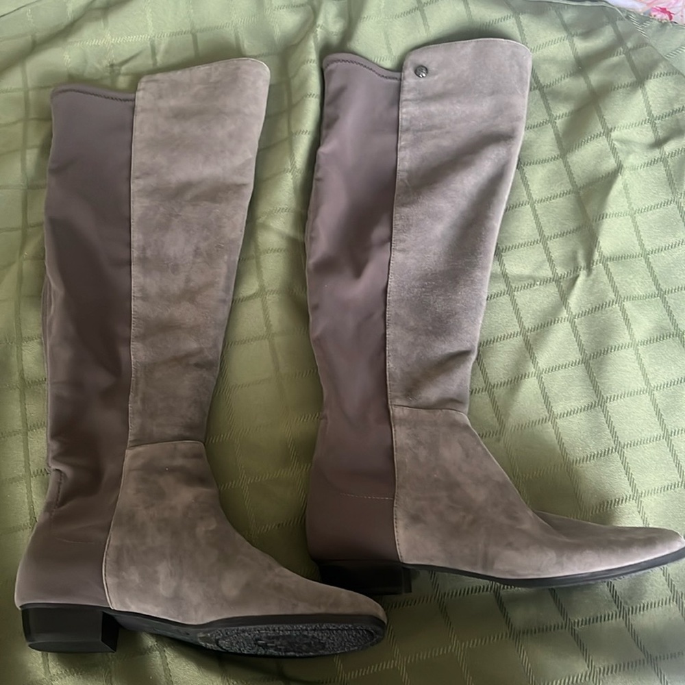 Vince Camuto NWOT Never Worn Knee-High Wide Calf Boots